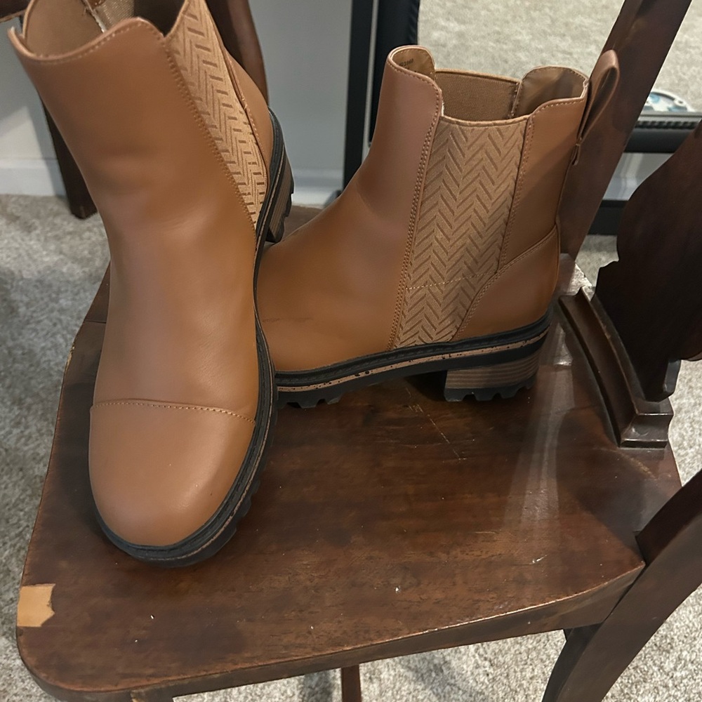 Comfort Plus by Predictions Tan Ankle Booties